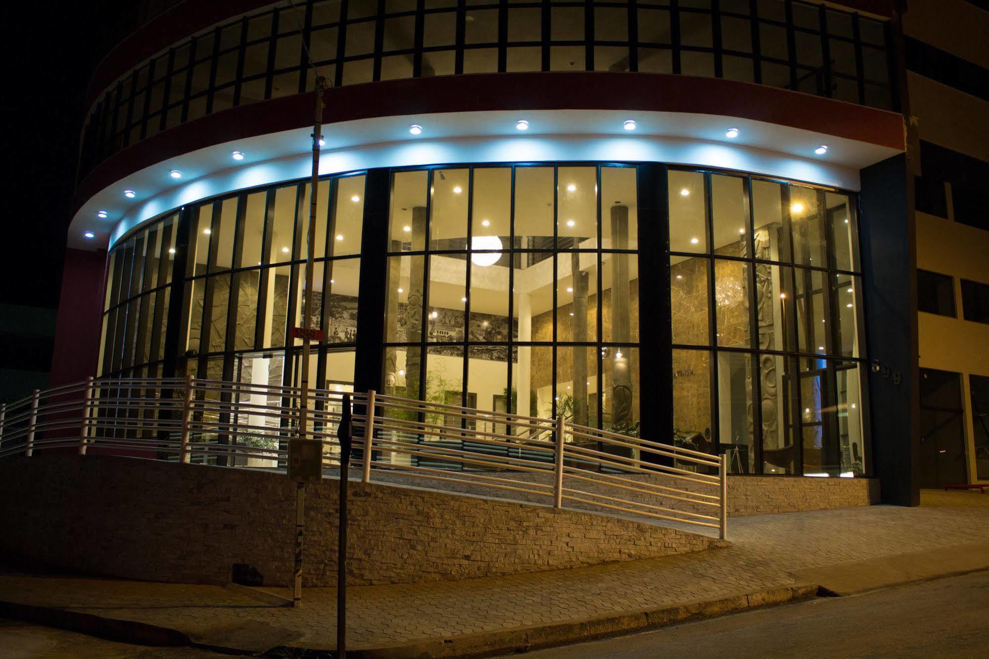 Minas Platinum Hotel & Convention Conselheiro Lafaiete Extérieur photo